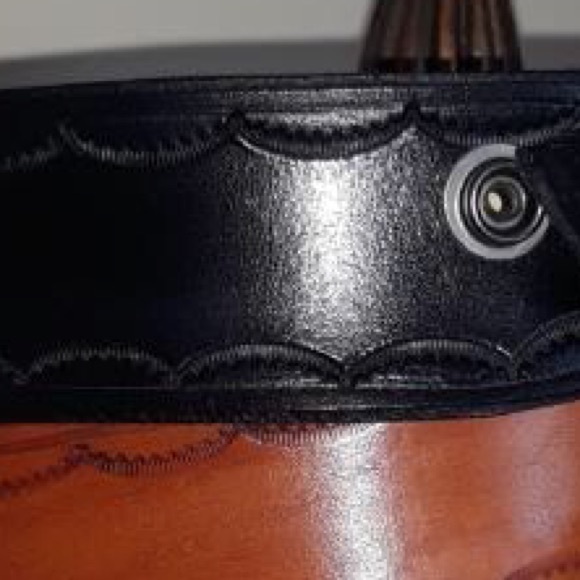 Black - Picture 4 of 4